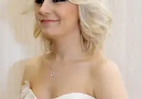 Поли Генова мечтае да бъде булка (Певицата вече запозна чуждестранното си гадже с родата)