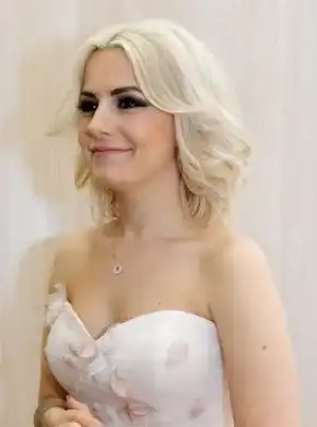 Поли Генова мечтае да бъде булка (Певицата вече запозна чуждестранното си гадже с родата)