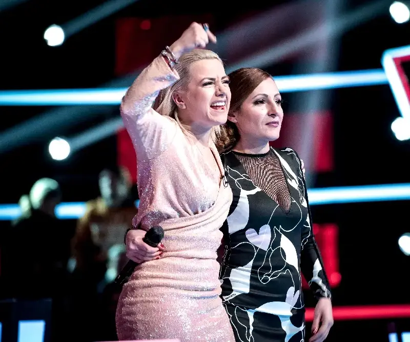 Поли Генова открадна арменката-чудо в „Гласът на България“