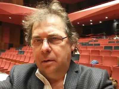 Помияри наръфаха композитора на  „Ало, слънчице“