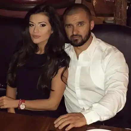 Преслава викна майка си за бебето