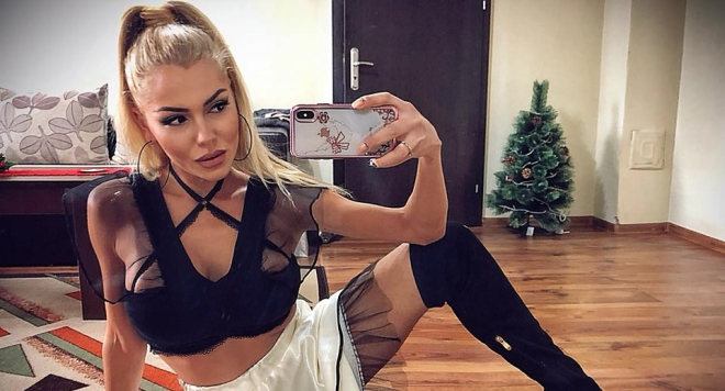 Разкритие на HotArena! Ето коя е кифлата с очи на „дива свиня“ от „София ден и нощ“, която втрещи цяла България със селските си изцепки в столично заведение
