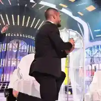 Русата Златка отложи сватбата