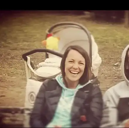 Силвия Петкова и Зоран Петровски на лов за количка със сина си