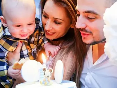 Синът на Джена проходи!