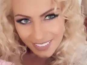 Топ 9 на звездите с изкуствени зъби! Ето кои ВИП персони блестят с фейк ченета