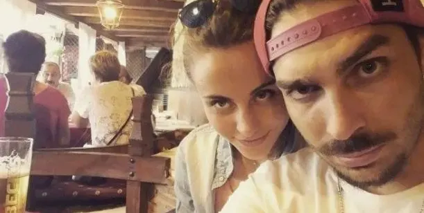 Тото иска прошка от гаджето си, първо скача, а после се моли