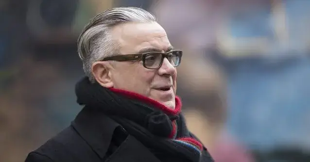 Владо Пенев най-накрая се взе в ръце (Актьорът се обръсна, вече не прилича на клошар)