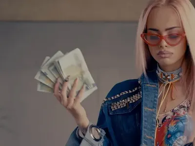 Вулгаризмите на Сузанита стигнаха до СЕМ, Орхан Мурад се видя в чудо покрай разюзданата си щерка