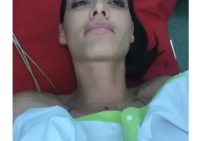 Черната Златка се наблъска с кило и половина силикон, за което не плати и една стотинка