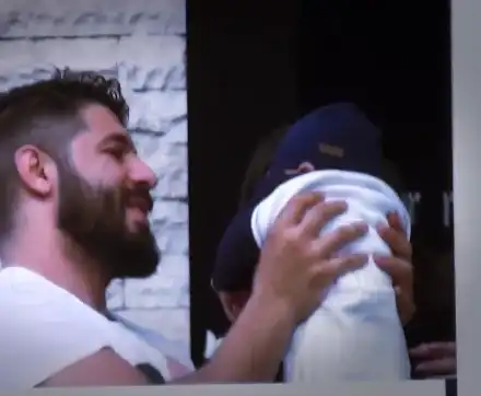 За първи път! Фики и Гюлджан се показаха с бебето (Папарашки кадри на малкия Тони)