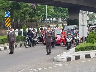 Защо Ани Хоанг и DEE затвориха улица в Банкок? (Видео и снимки)