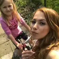 Анастасия реши да осинови второ дете