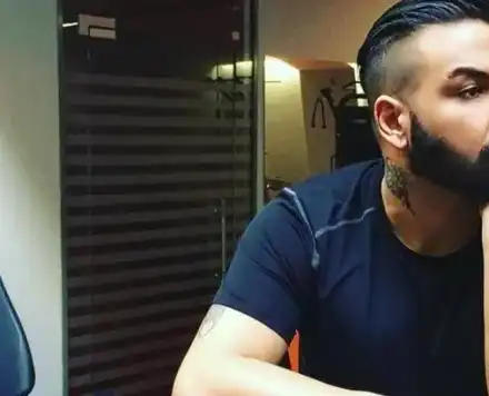 Азис оздравя