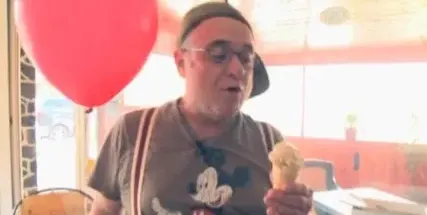 Българският Дани де Вито върви с провиснал език, тежи му тумбакът!