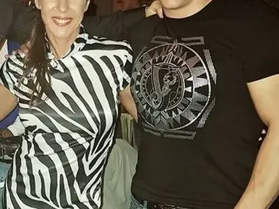 Богомил Грозев чака дете от новата си! (+Вижте как купонясват на Халкидики)