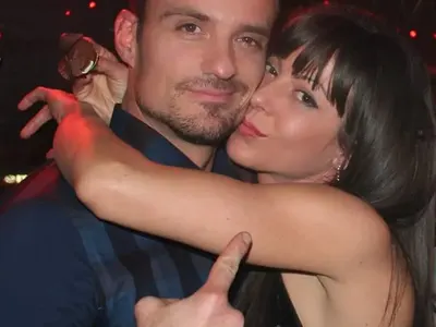 Богомил Грозев чака дете от новата си! (+Вижте как купонясват на Халкидики)