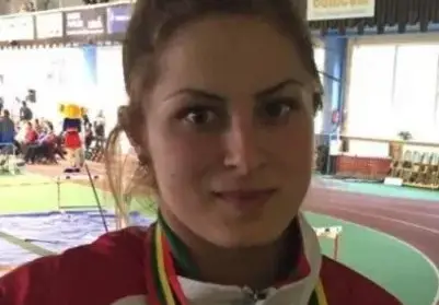 „Борнзовата\" ни щангистка Даниела Пандова останала сираче (От близо 10 години живее при треньора си)