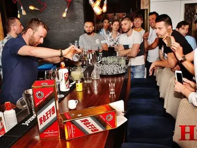 Часове преди старта на „Черешката”, Шеф Манчев  се отдаде на азиатска екзотика