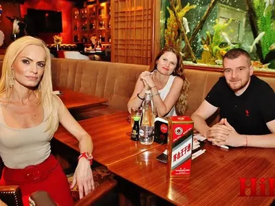 Часове преди старта на „Черешката”, Шеф Манчев  се отдаде на азиатска екзотика