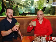 Часове преди старта на „Черешката”, Шеф Манчев  се отдаде на азиатска екзотика