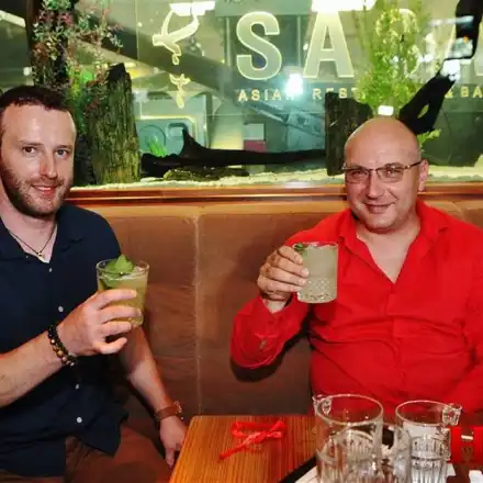 Часове преди старта на „Черешката”, Шеф Манчев  се отдаде на азиатска екзотика