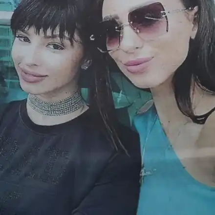 Цвететата от ансамбъла пак са първи дружки