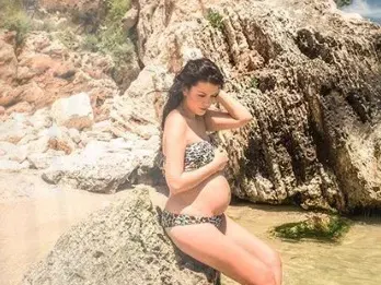 Д-р Стилиянова показа голо коремче (СНИМКИ)