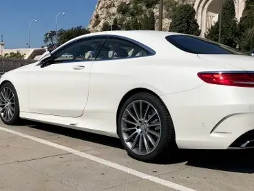 Ексклузивно в HotArena! Нора Недкова заби най - богатия БГ капитан! (Милионерът я глези по яхти и дискотеки от София до Монако, СНИМКИ)