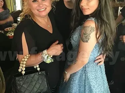 Емануела и Тони Димитрова изпращат абитуриенти (Снимки)