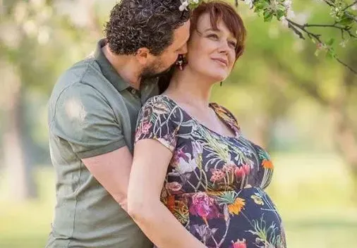 Ето от кого роди Биляна Петринска! (Ексклузивни снимки)