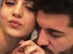 Фики и Гюлджан още крият лицето на бебето от суеверие