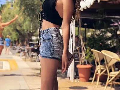 Фолк дивата Анастасия откри сезона на луксозна яхта в Гърция