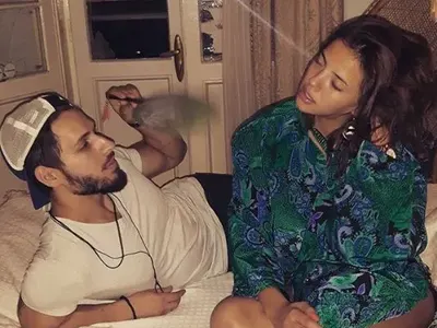 Гаджето на Дара я затвори в панелка