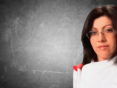 Гичка забременяла още в 12 клас (Колоритната готвачка не отишла на бала си заради бебето)