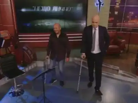 Годжи тръгна с бастун заради раздробения си крак