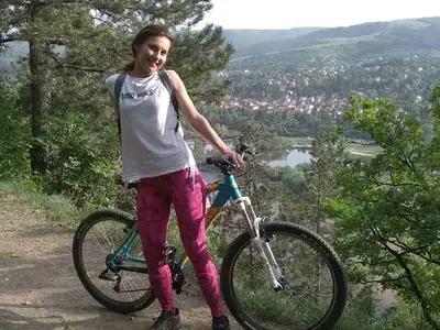 Жената на Радев катери планини с колело