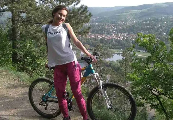 Жената на Радев катери планини с колело