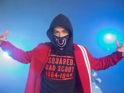 Жоро и Диона запалиха мрежата с клипа на „Подводница“ (ВИДЕО)