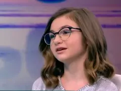 Крисия Тодорова ще живее в София (Певицата иска да учи в музикално училище)
