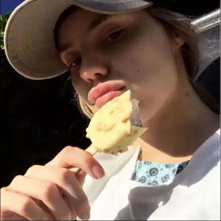 Кристин яде сладолед след катастрофата