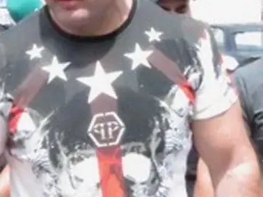 Митьо Очите и гаджето на Преслава смениха „Версаче“ с „Филип Плейн“ + кои родни бандити заприличаха на клоуни, за да са в крак с модата