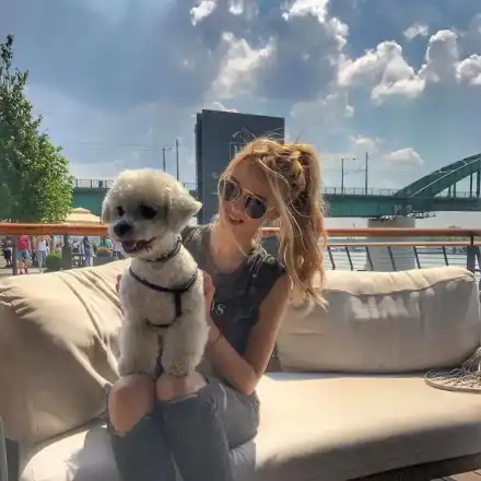 Натали Трифонова с френски романс