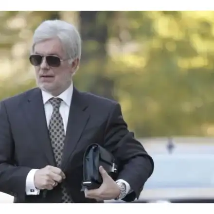 Не се спря! Вальо Михов кръшка със засукана блондинка? (Пикантни подробности)