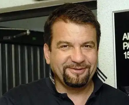 Ники Кънчев в афера с млада изкусителка? Размениха си телефоните на събитие, но не по работа (Фото в галерията)