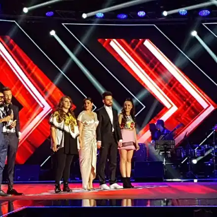 Никола, Оливия и Никол полуфиналисти в отбора на Камелия