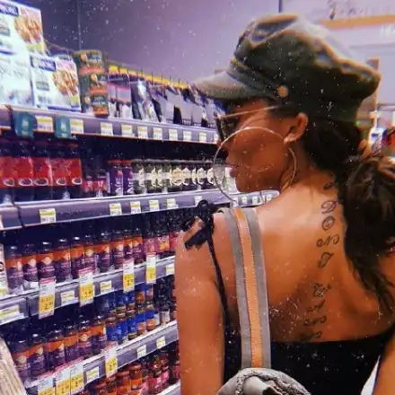 Николета отново шокира - пазарува в супермаркет по ГОЛ ЗАДНИК! (Снимка в галерията)