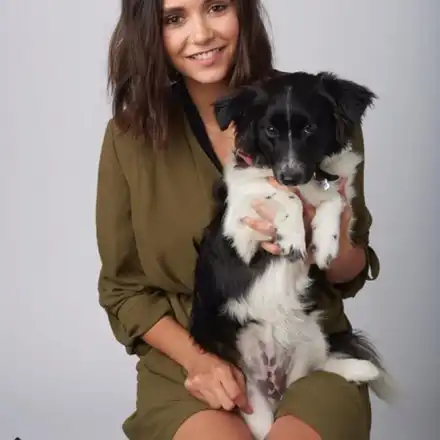 Нина Добрев стана рапърка