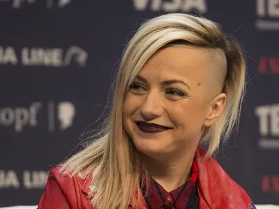 Поли Генова си пада само по екзотични мъже (Била е с чернокож, сегашното й гадже е филипинец)