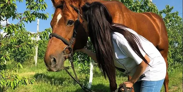 Преслава се премести на село, става градинарка